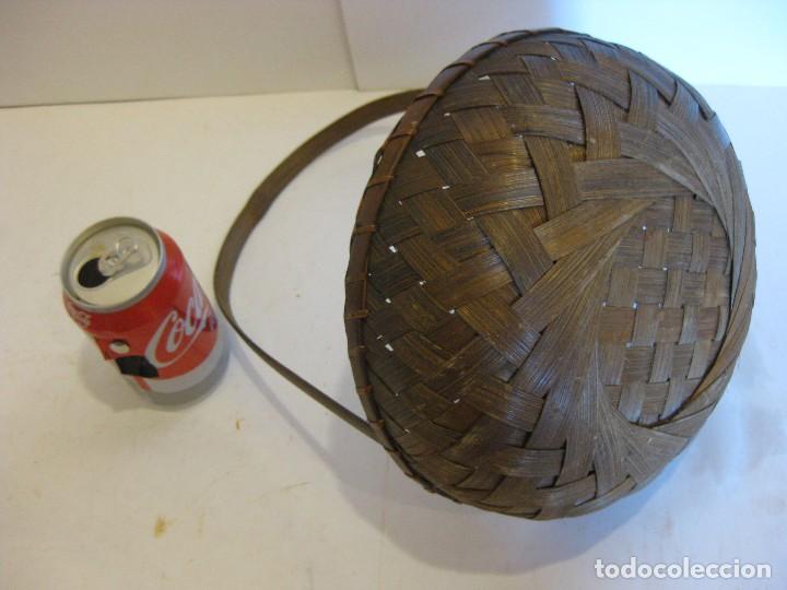 Segunda mano: CESTO mimbre DE CA&Ntilde;A Y HOJA DE PALMERA - Foto 3