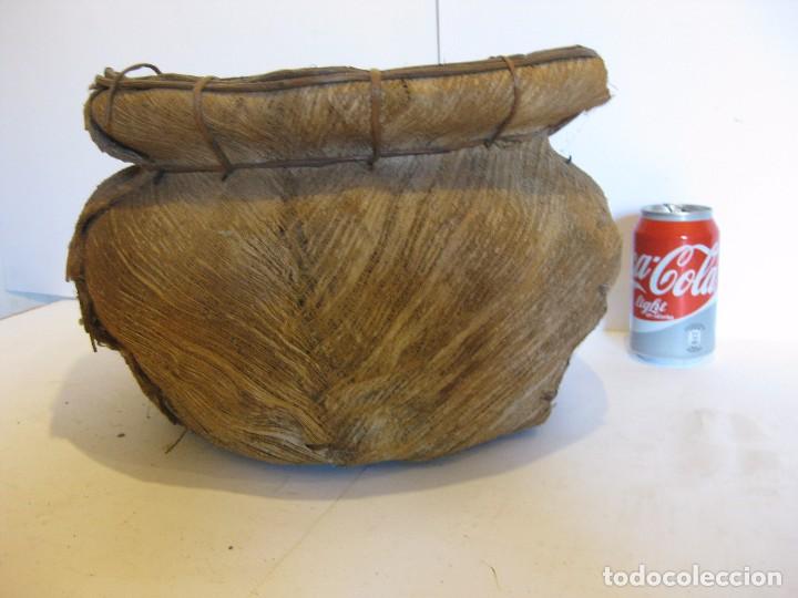 Segunda mano: CESTO DE MIMBRE, com HOJAS DE PALMERA COSIDAs - Foto 1
