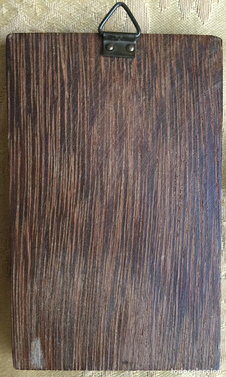 Segunda mano: PEQUE&Ntilde;O CUADRO DE MADERA Y BRONCE DE FATIMA - Foto 3
