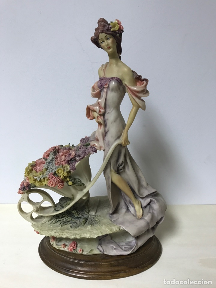 Segunda mano: Figura mujer con carro de flores - Foto 1