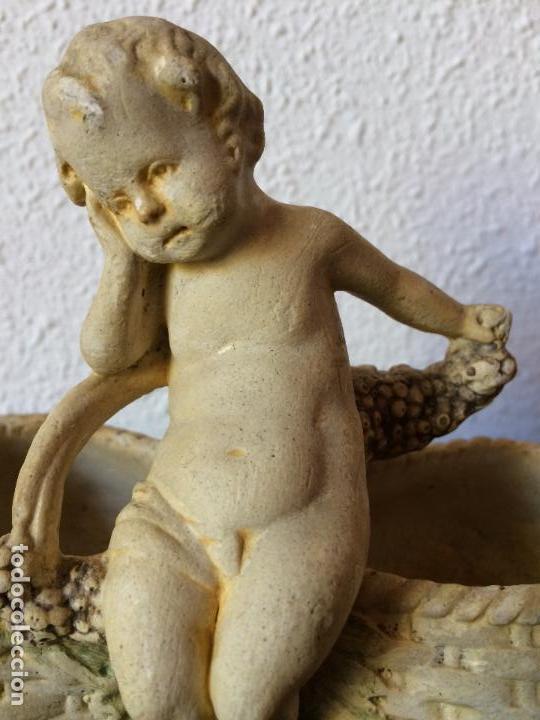 Segunda mano: ANTIGUO FLORERO CON FIGURA DE NI&Ntilde;O - Foto 2