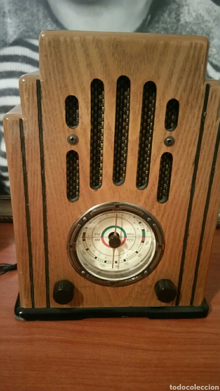 Segunda mano: Radio r&eacute;plica antigua - Foto 1