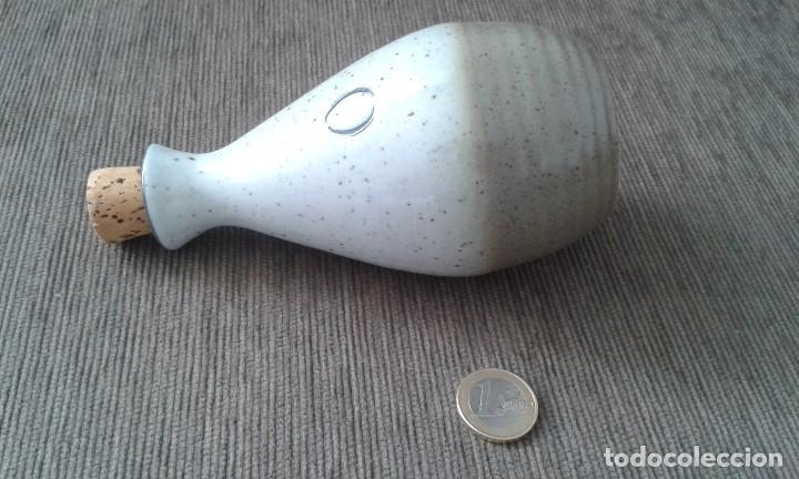 Segunda mano: Aceitera cer&aacute;mica -- dos tonalidades de grises - Foto 1