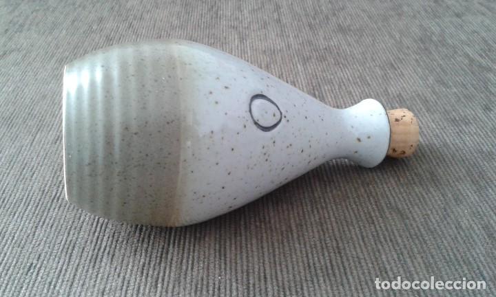 Segunda mano: Aceitera cer&aacute;mica -- dos tonalidades de grises - Foto 4