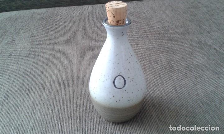 Segunda mano: Aceitera cer&aacute;mica -- dos tonalidades de grises - Foto 5