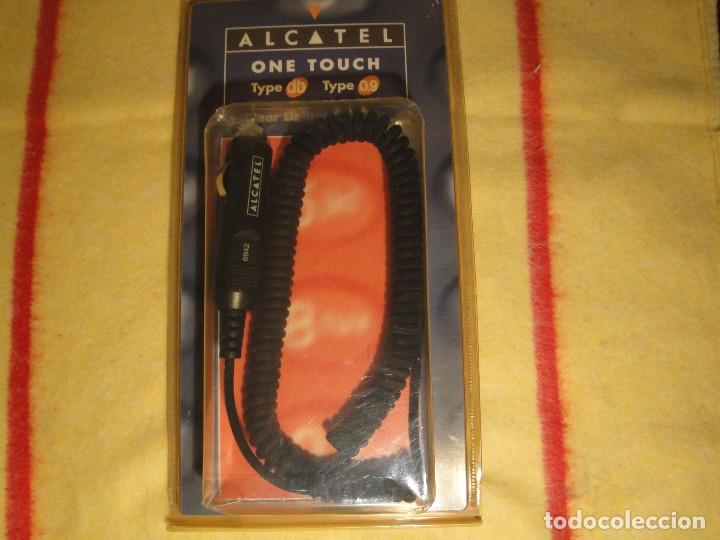 Segunda mano: Cargador para encendedor de veh&iacute;culo. marca ALCATEL - Foto 1