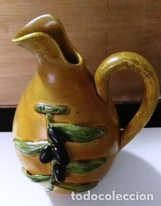Segunda mano: Aceitera con decoraci&oacute;n pl&aacute;stica - Foto 1