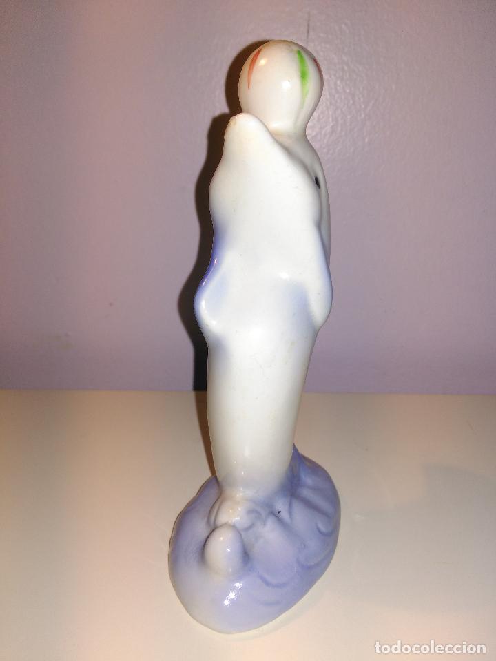 Segunda mano: Figura de delf&iacute;n con pelota en la cabeza - Foto 2