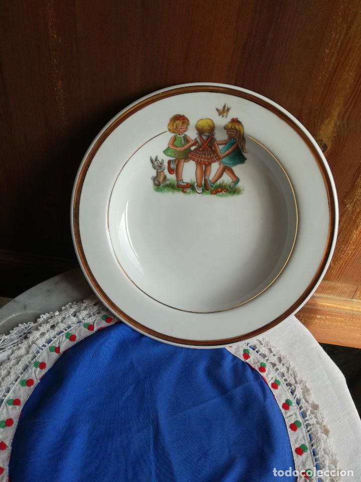 Segunda mano: PLATO DE PORCELANA - NI&Ntilde;AS JUGANDO . - Foto 1