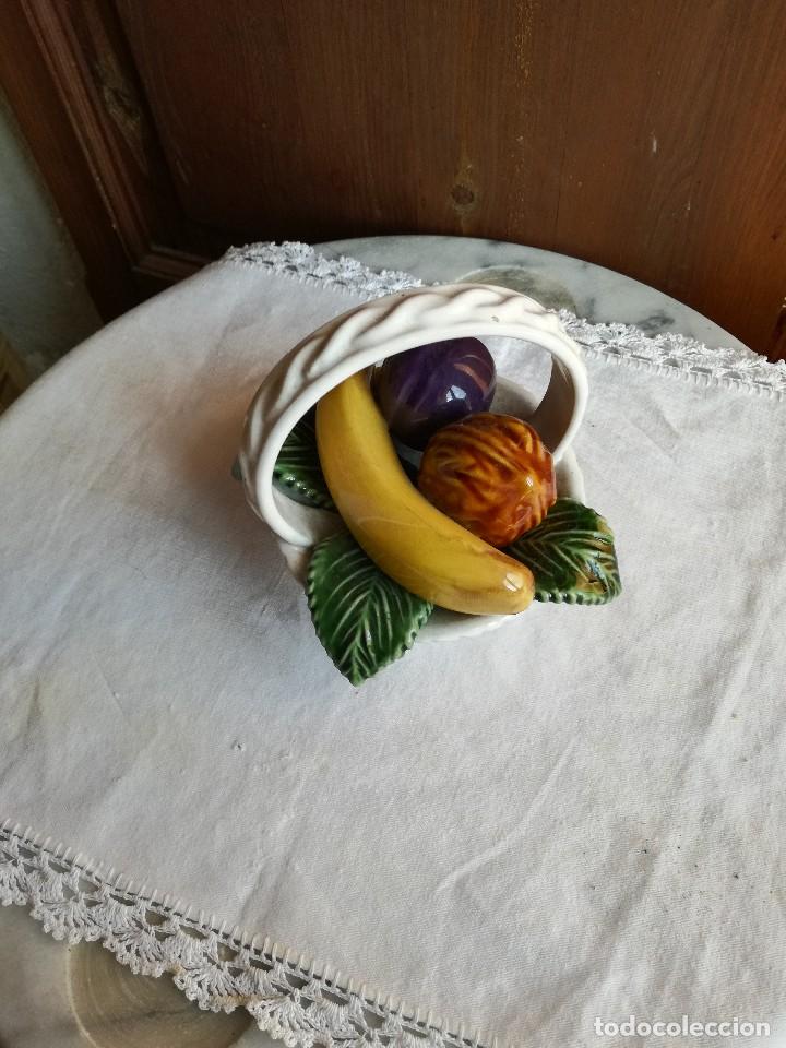 Segunda mano: FRUTERO MINI DE PORCELANA . - Foto 1