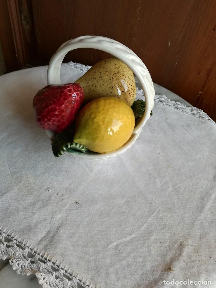 Segunda mano: FRUTERO MINI DE PORCELANA. - Foto 1
