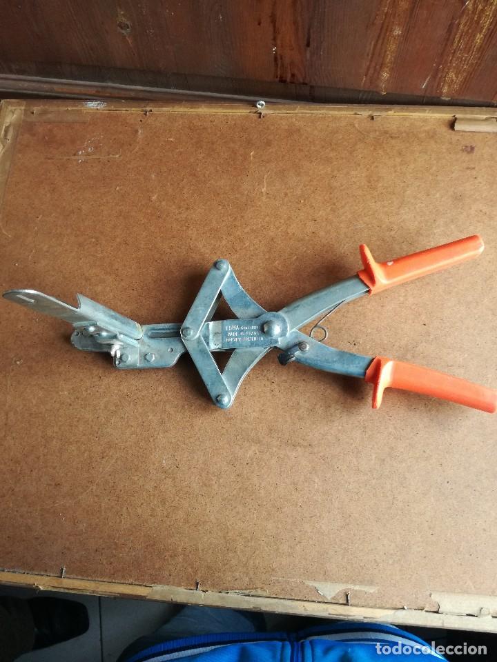 Segunda mano: TENAZAS CERCADOS-UTILIDAD. - Foto 1