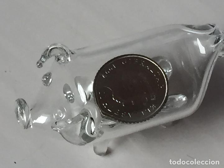 Segunda mano: CERDITO DE CRISTAL CON FIVE PENCE DE 1999 - Foto 1
