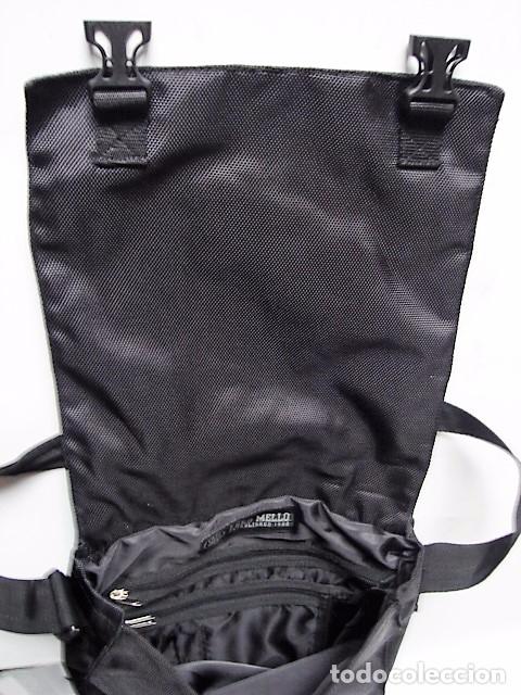 Segunda mano: BOLSA BANDOLERA NEGRA MARCA FRED MELLO. - Foto 3