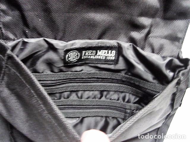 Segunda mano: BOLSA BANDOLERA NEGRA MARCA FRED MELLO. - Foto 4