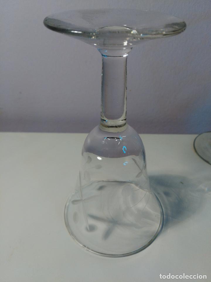 Segunda mano: Cinco Copas antiguas de cristal labrado - Foto 6