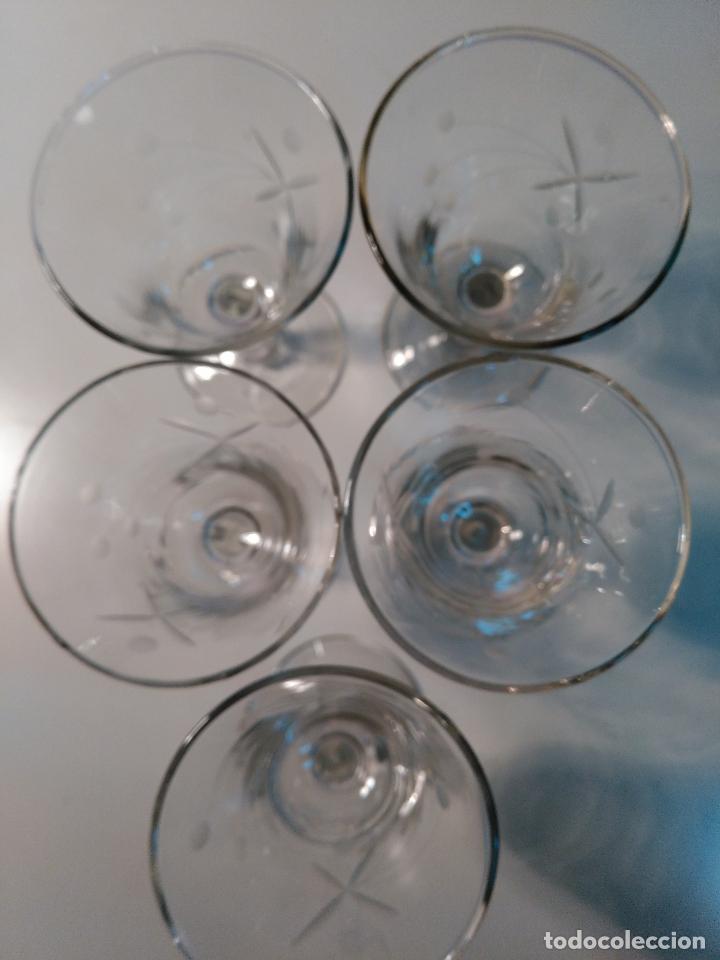 Segunda mano: Cinco Copas antiguas de cristal labrado - Foto 7