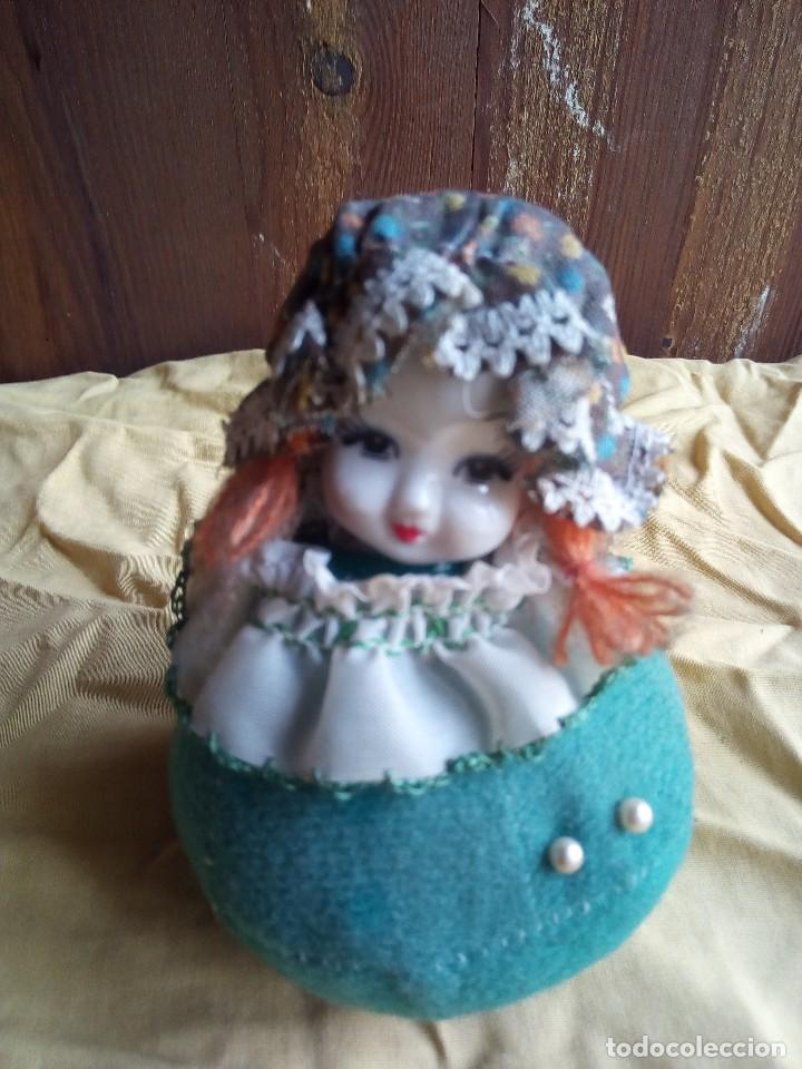 Segunda mano: ALMOHADILLA ALFILERES - PORCELANA. - Foto 1