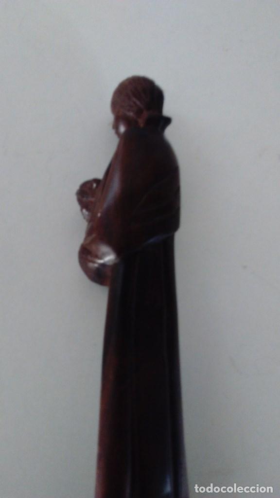 Segunda mano: Peque&ntilde;a esculta de una maternidad en madera. - Foto 8