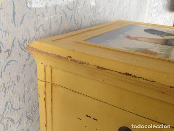 Segunda mano: ARCA DECORADA PINTADA A MANO Y FORRADA POR DENTRO - Foto 8