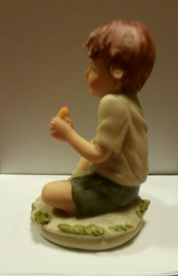 Segunda mano: Figura ni&ntilde;o con pajaro - Foto 2