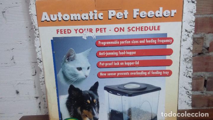 Segunda mano: Dispensador autom&aacute;tico de comida para animales, poco uso. - Foto 2