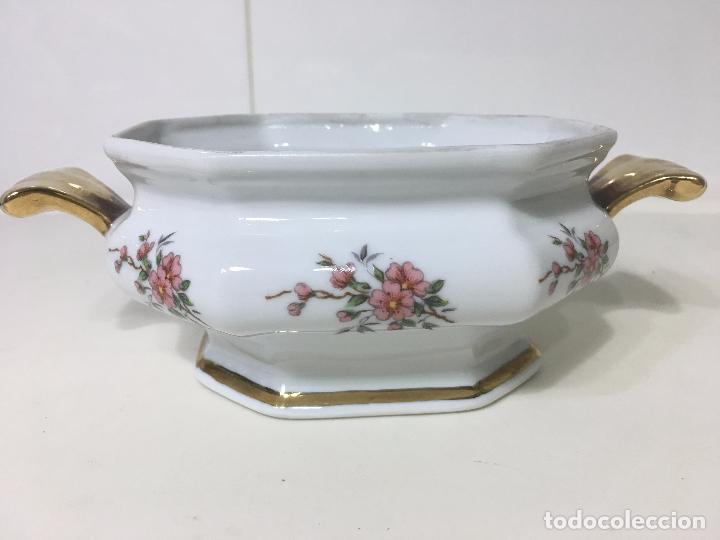 Segunda mano: MINIATUA DE SOPERA DE PORCELANA, 12 CM, DE BOCA - Foto 1