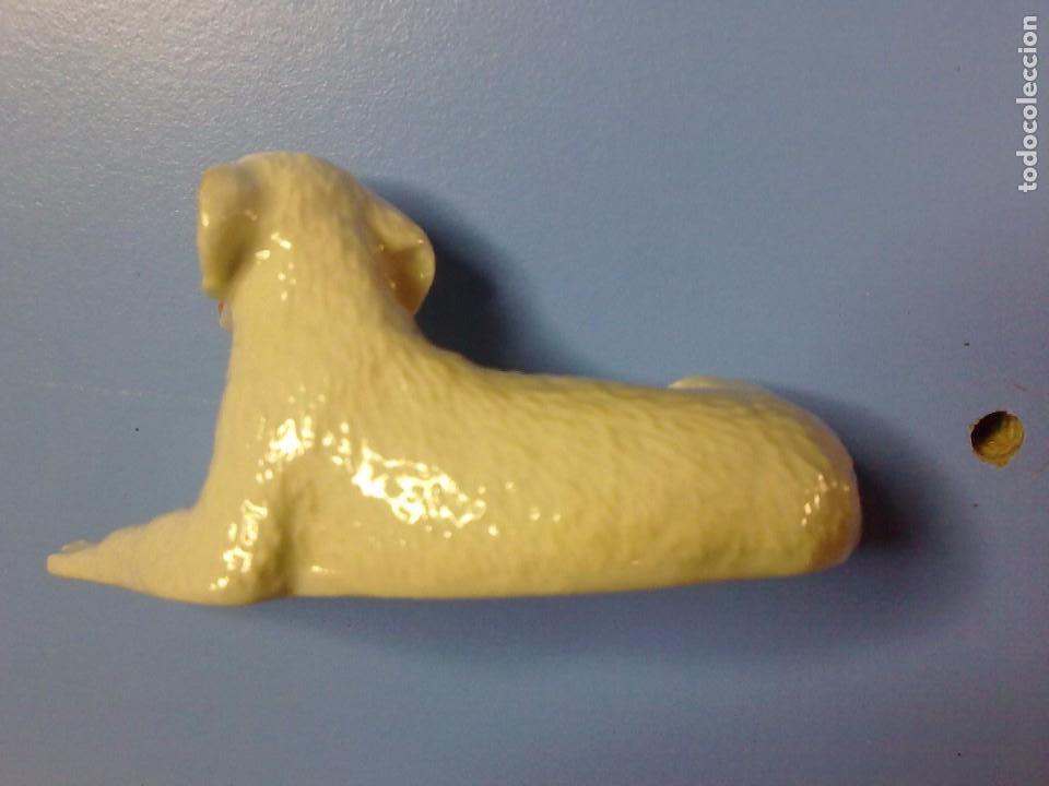 Segunda mano: PEQUE&Ntilde;O PERRO DE PORCELANA - Foto 3