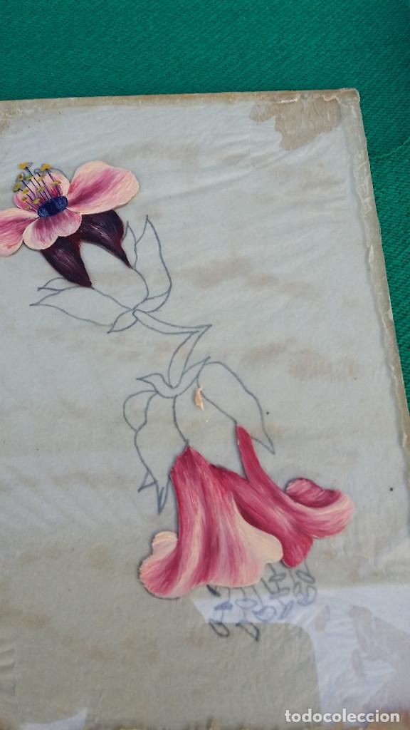 Segunda mano: 2 bigujos pintados en cristales - Foto 2