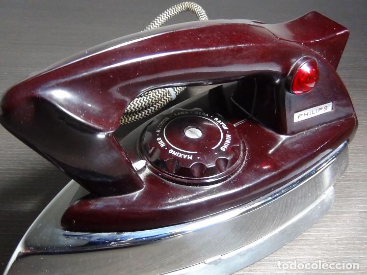 Segunda mano: Plancha el&eacute;ctrica PHILLIPS - 125 voltios y 800W. - - Foto 4