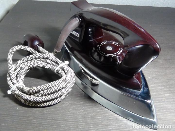 Segunda mano: Plancha el&eacute;ctrica PHILLIPS - 125 voltios y 800W. - - Foto 6