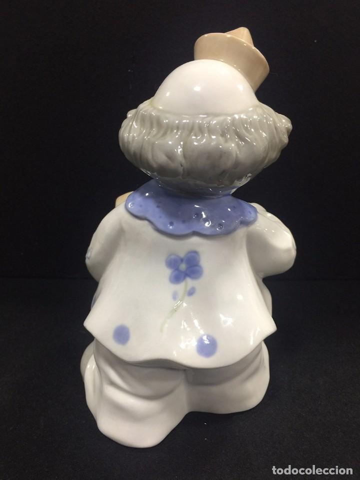 Segunda mano: PAYASO DE PORCELANA CON ACORDE&Oacute;N -SANBO - Foto 4