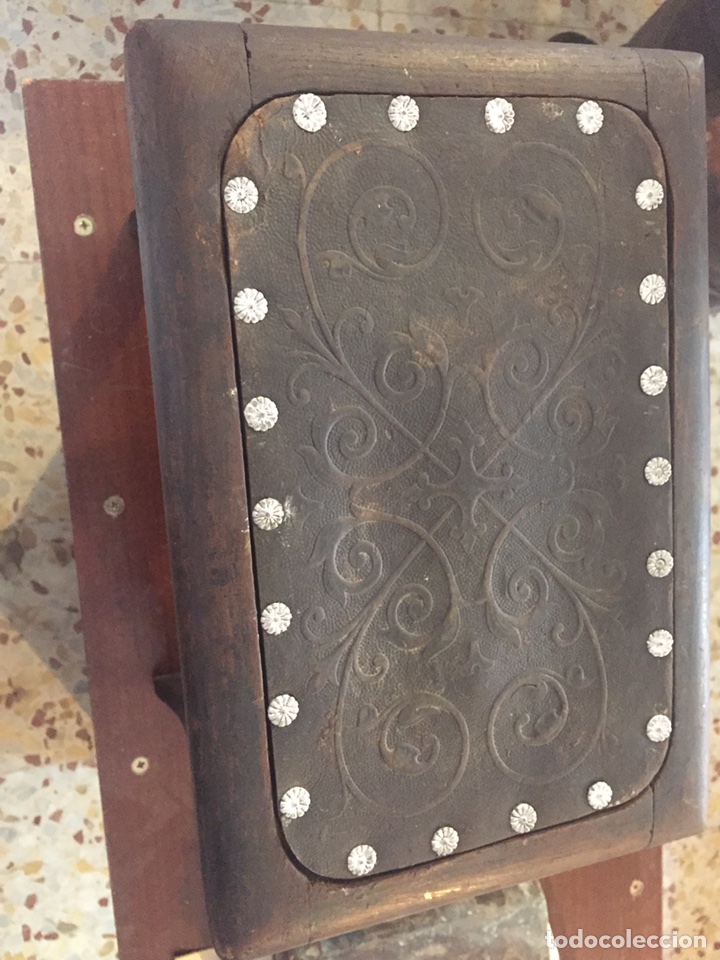 Segunda mano: Antigua silla de misa - Foto 1
