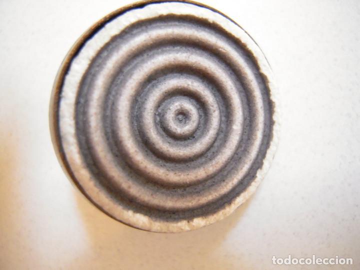 Segunda mano: Dos botones de pie - Foto 2