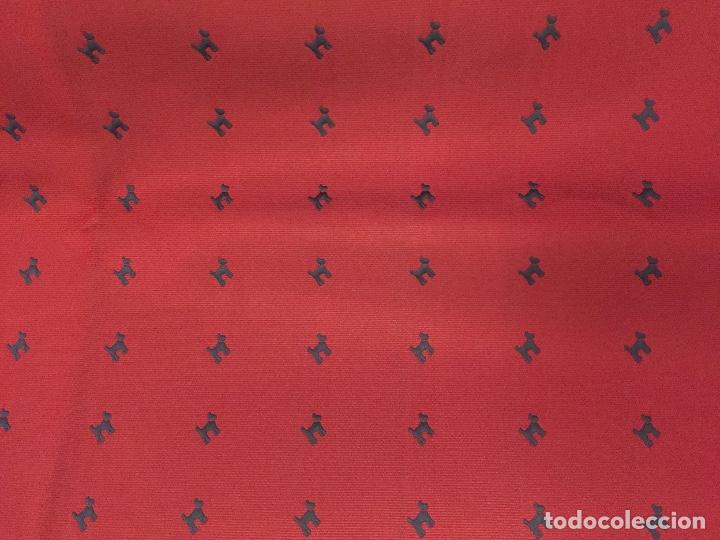 Segunda mano: Cortinas en seda burdeos - Foto 2