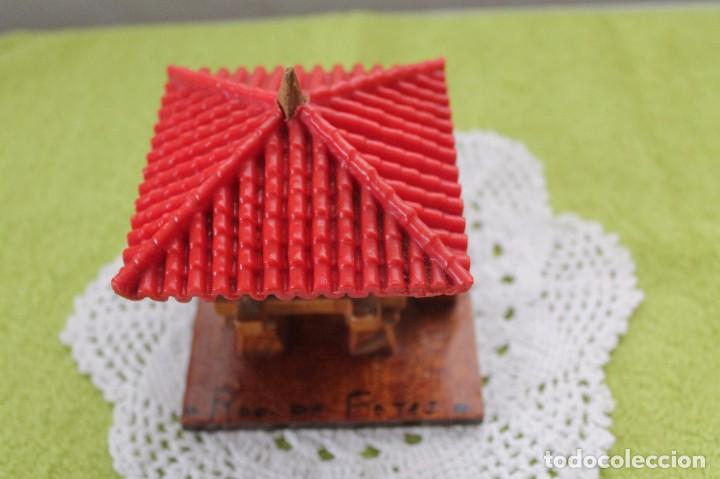 Segunda mano: HORREO DE MADERA -Recuerdo de Potes-Cantabria - Foto 2