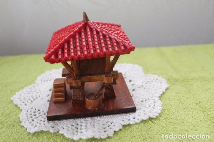 Segunda mano: HORREO DE MADERA -Recuerdo de Potes-Cantabria - Foto 6