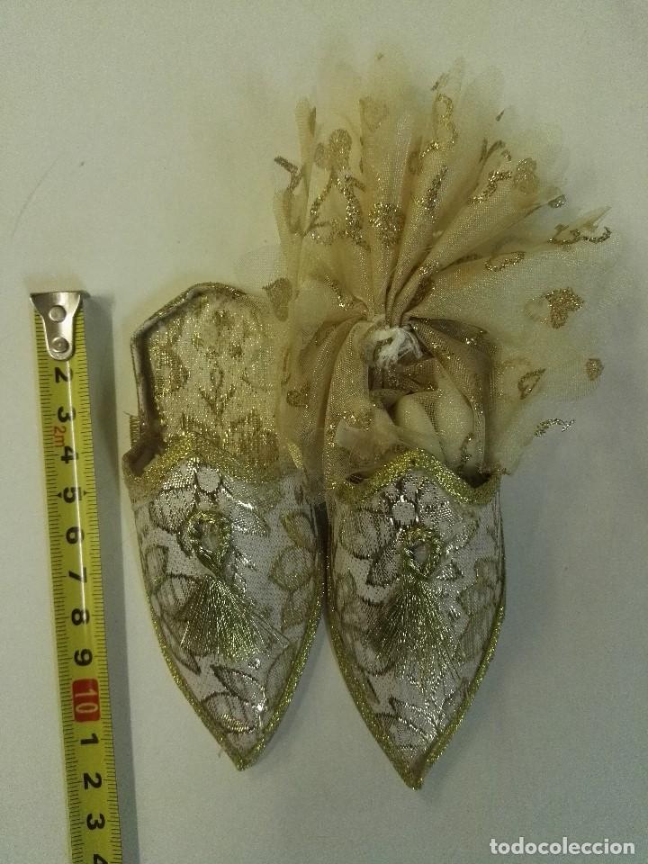 Segunda mano: Zapatillas de Marruecos con confites en el interior - Foto 1