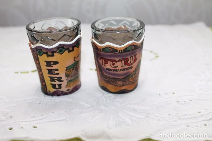 Segunda mano: VASO CHUPITO FORRADO DE CUERO-DE PERU - Foto 1