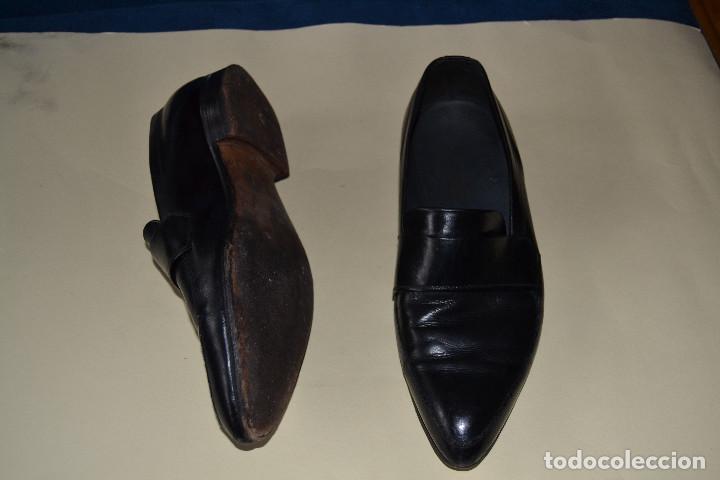 Segunda mano: ZAPATOS DEL N&ordm; 44 MARCA ARTIGAS - Foto 2