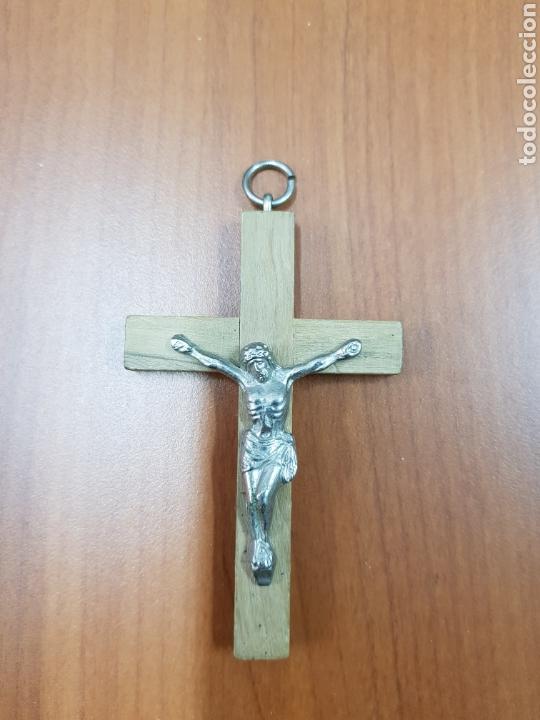 Segunda mano: Peque&ntilde;o crucifijo - car82 - Foto 1