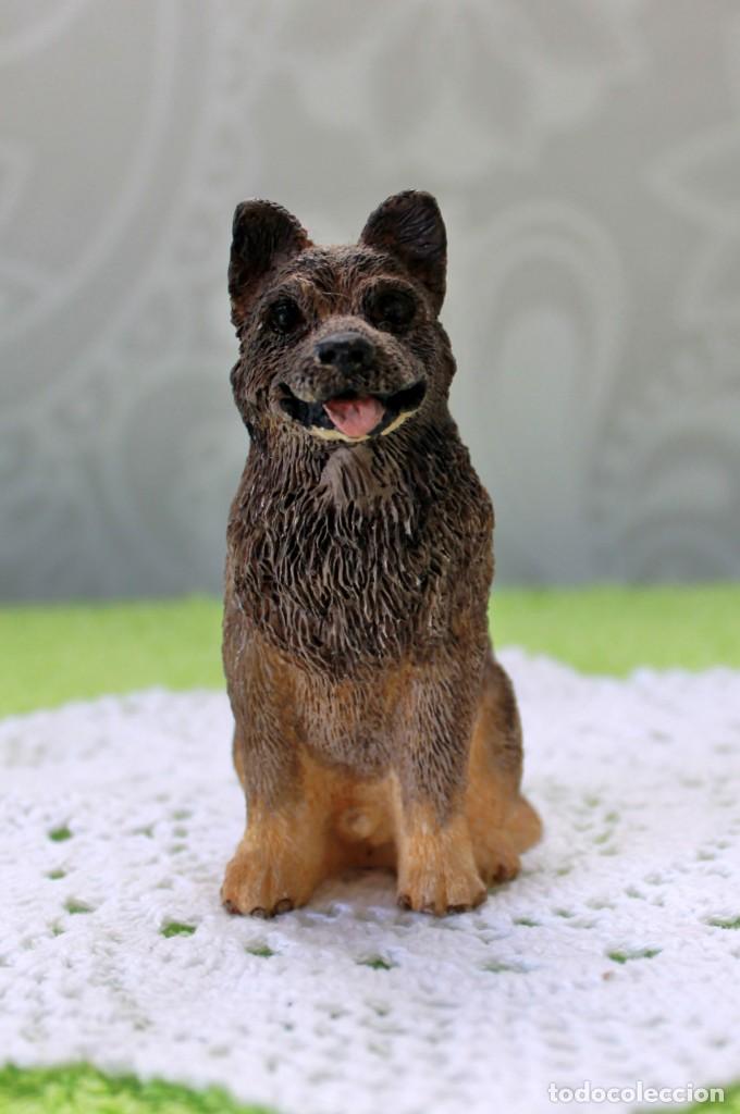 Segunda mano: PERRO DE RESINA-9 CM - Foto 1