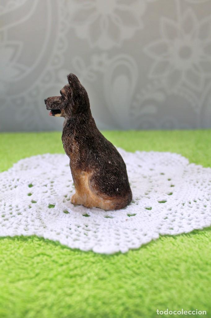 Segunda mano: PERRO DE RESINA-9 CM - Foto 5