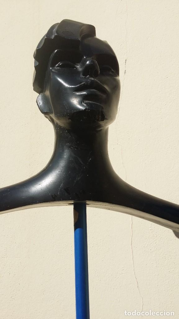 Segunda mano: maniqui negro tipo percha - Foto 10