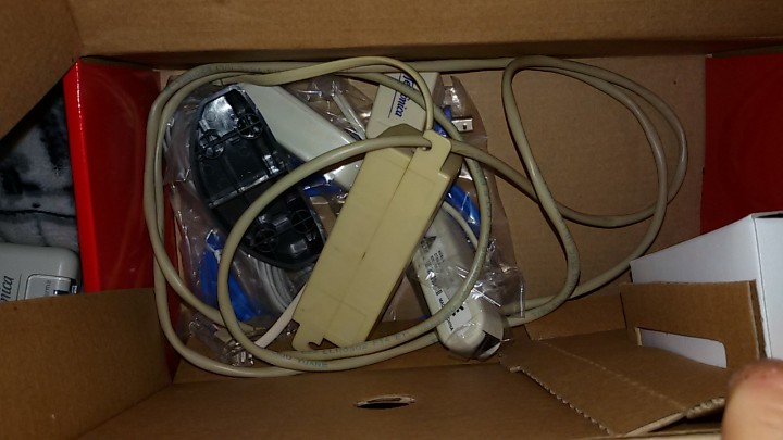 Segunda mano: ROUTER WIFI INAL&Aacute;MBRICO CON ACCESORIOS - TELEF&Oacute;NICA - Foto 2
