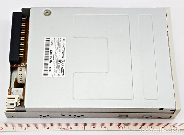 Segunda mano: Disketera de ordenador Samsung 3,5 - Foto 2