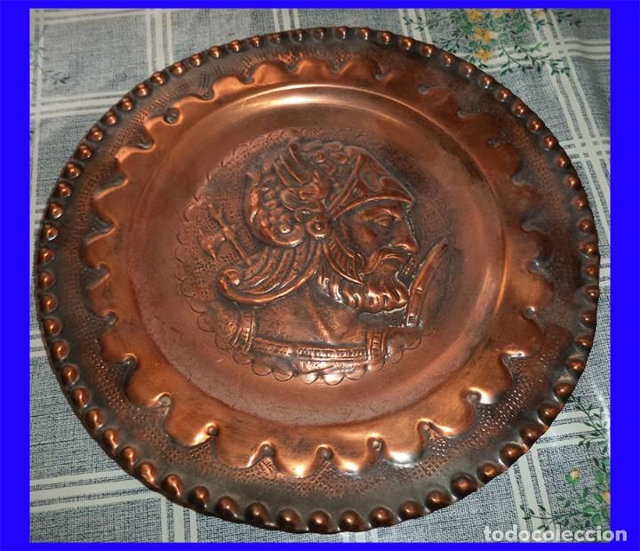 Segunda mano: PLATO DE COBRE TROQUELADO MIDE 25 CM. DE DI&Aacute;METRO - Foto 1