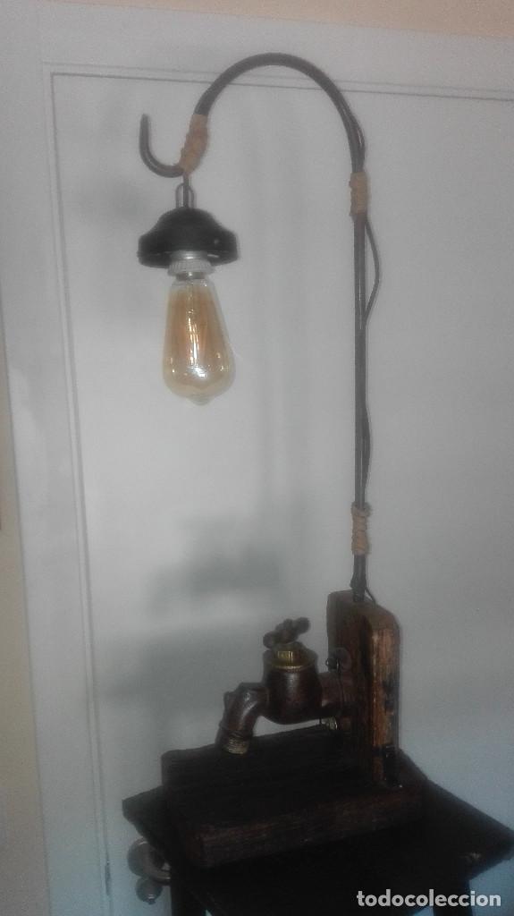 Segunda mano: l&aacute;mpara artesanal de metal y madera - Foto 8