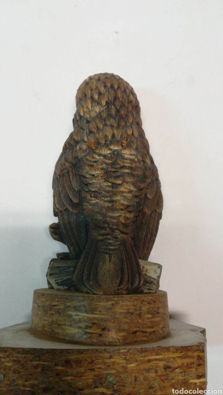Segunda mano: B&uacute;ho de resina - Foto 2