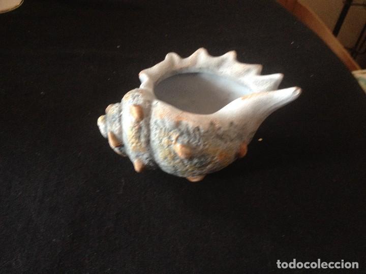 Segunda mano: caracola de ceramica pintada - Foto 1